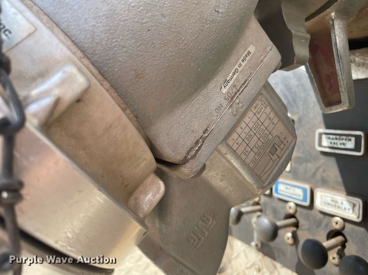 image for item NX9834 1994 Pierce Arrow  fire truck