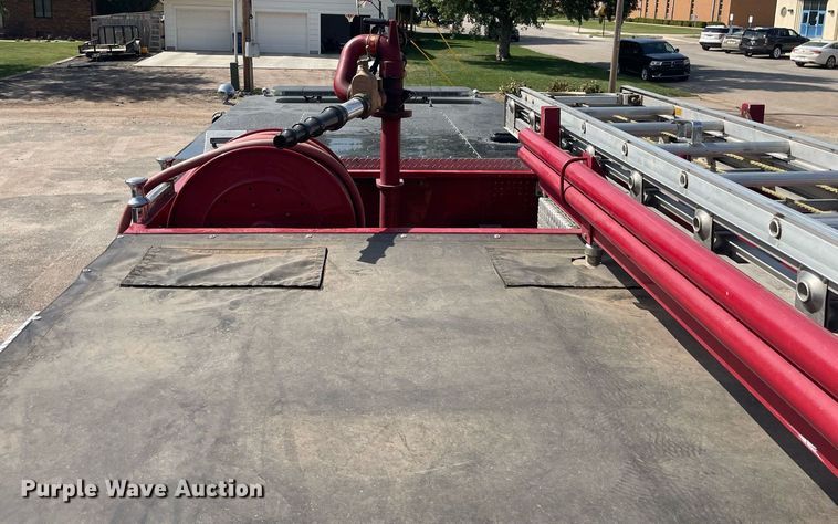 image for item NX9834 1994 Pierce Arrow  fire truck