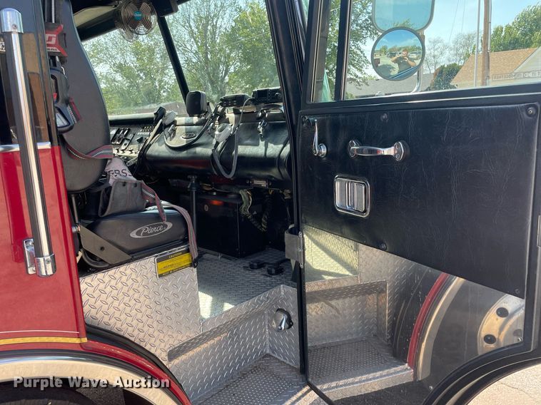 image for item NX9834 1994 Pierce Arrow  fire truck