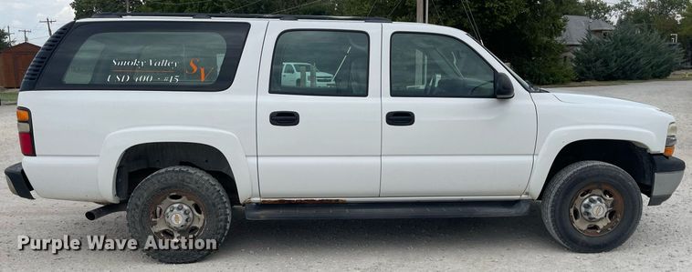 image for item NX9846 2005 Chevrolet Suburban  SUV
