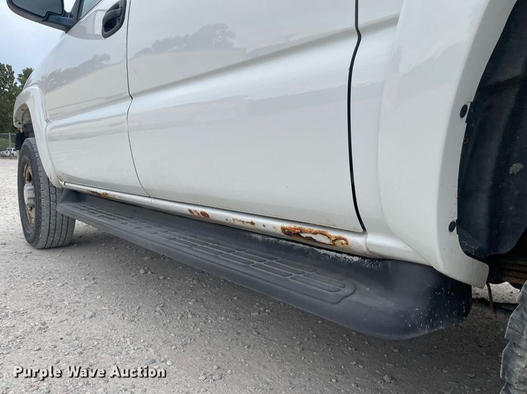 image for item NX9846 2005 Chevrolet Suburban  SUV