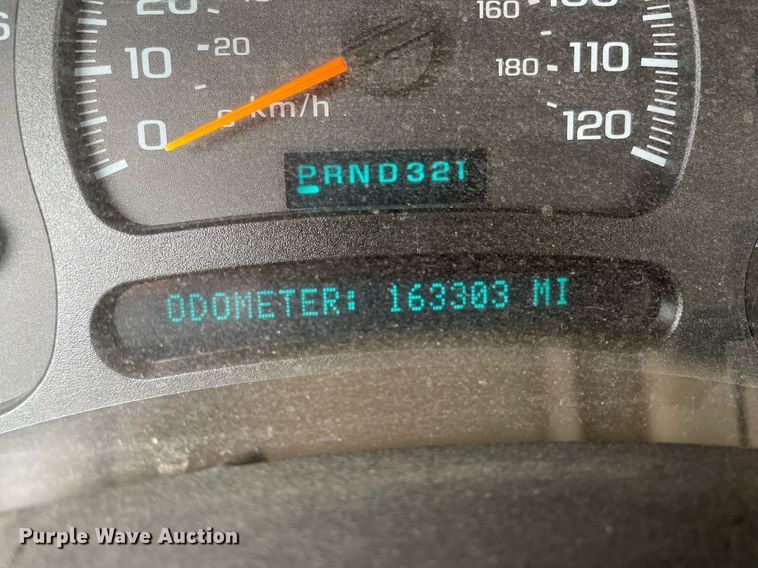 image for item NX9846 2005 Chevrolet Suburban  SUV