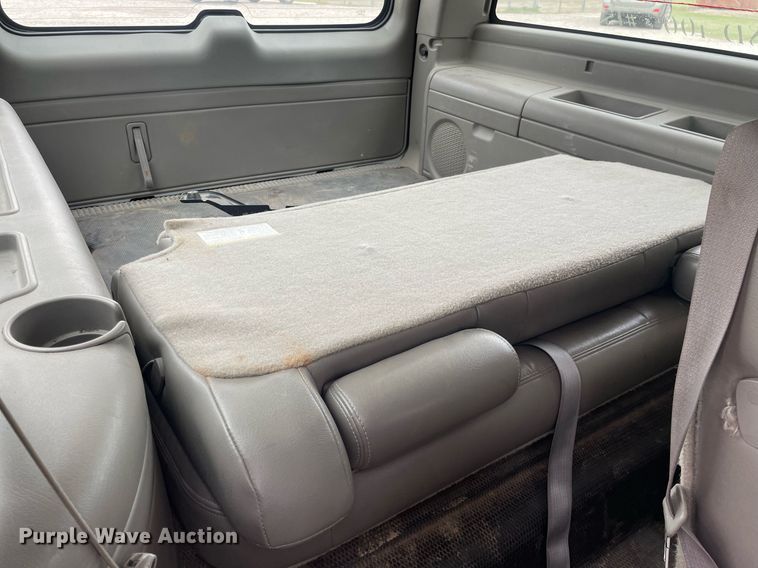 image for item NX9846 2005 Chevrolet Suburban  SUV