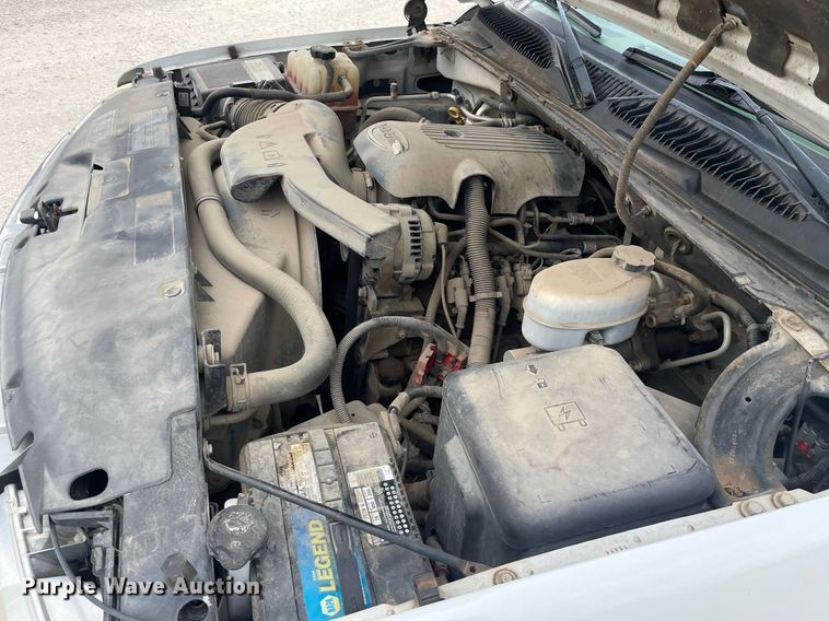 image for item NX9846 2005 Chevrolet Suburban  SUV