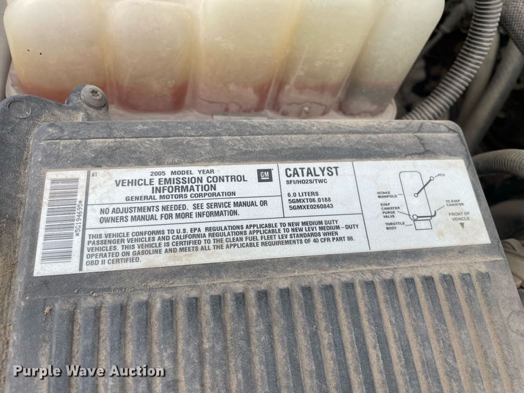 image for item NX9846 2005 Chevrolet Suburban  SUV