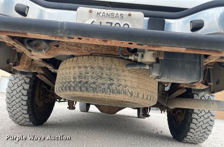 image for item NX9846 2005 Chevrolet Suburban  SUV