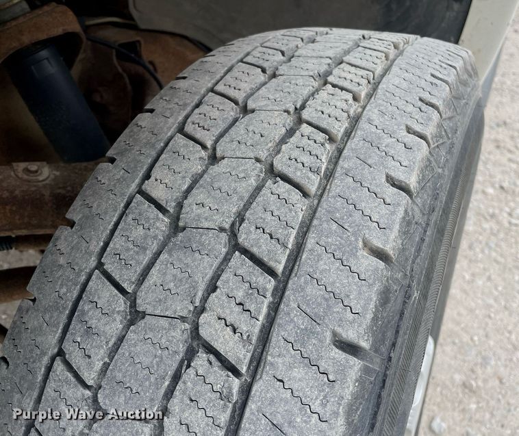 image for item NX9846 2005 Chevrolet Suburban  SUV