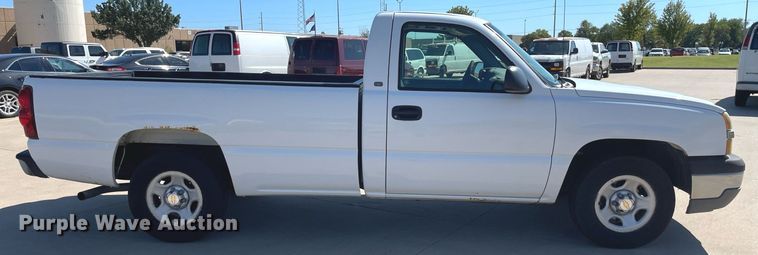 image for item NX9856 2003 Chevrolet Silverado 1500  pickup truck