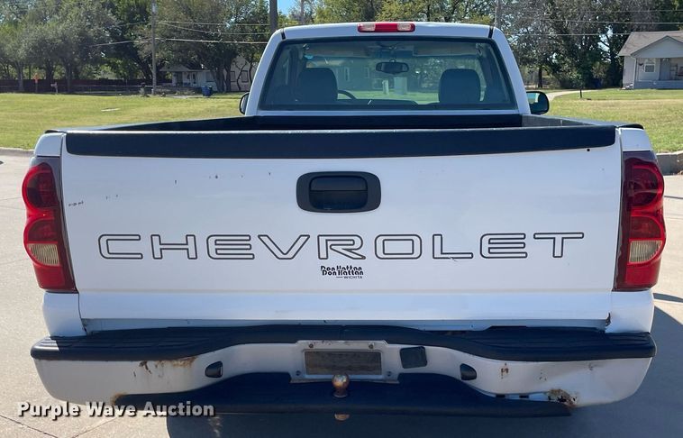 image for item NX9856 2003 Chevrolet Silverado 1500  pickup truck