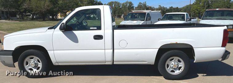 image for item NX9856 2003 Chevrolet Silverado 1500  pickup truck