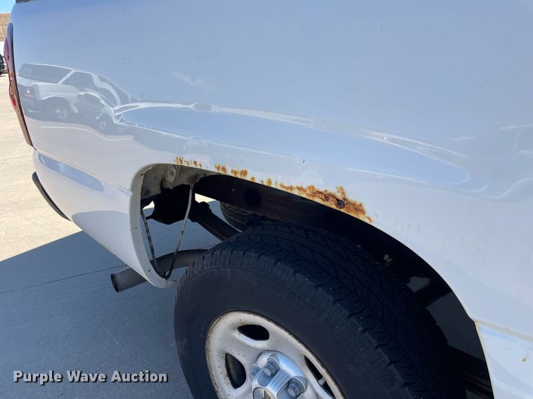 image for item NX9856 2003 Chevrolet Silverado 1500  pickup truck