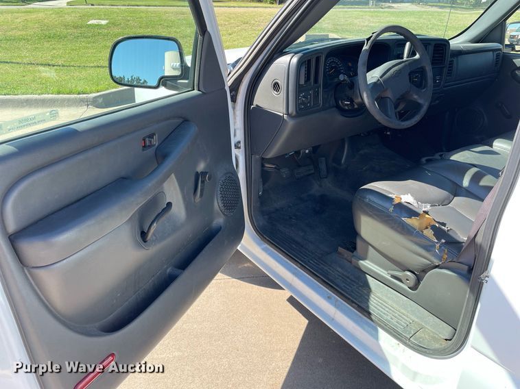 image for item NX9856 2003 Chevrolet Silverado 1500  pickup truck