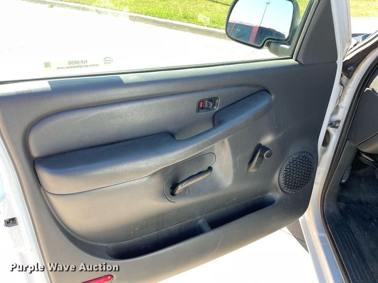 image for item NX9856 2003 Chevrolet Silverado 1500  pickup truck