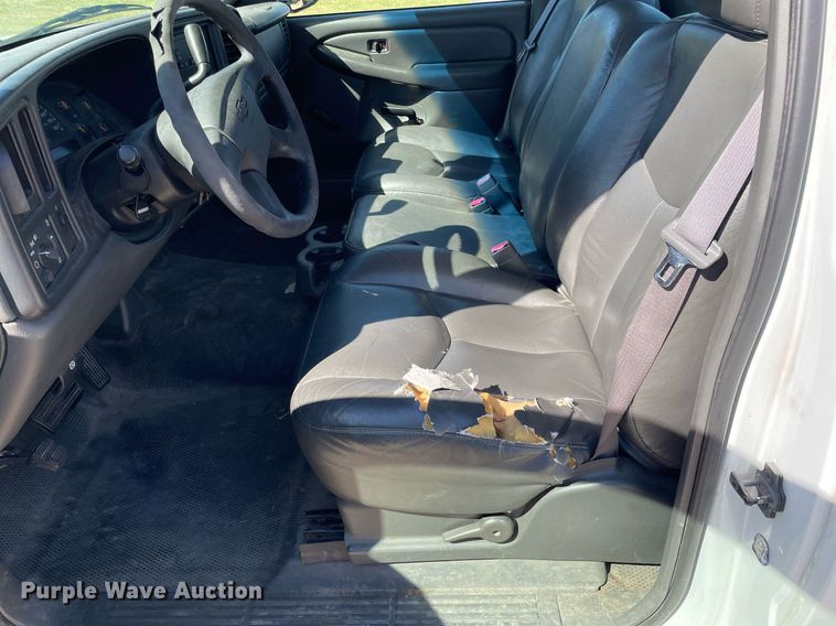 image for item NX9856 2003 Chevrolet Silverado 1500  pickup truck