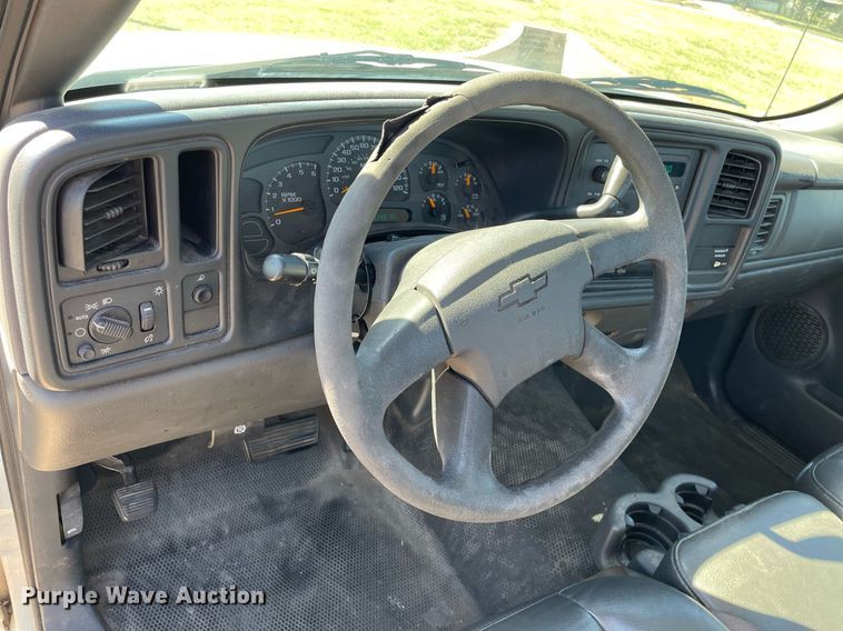 image for item NX9856 2003 Chevrolet Silverado 1500  pickup truck