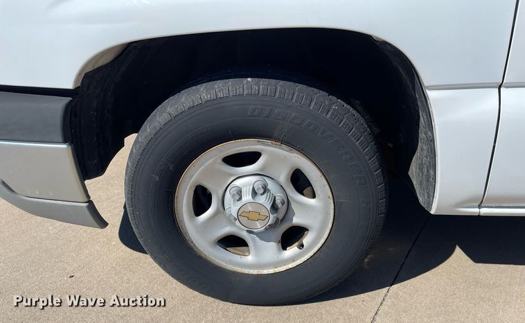 image for item NX9856 2003 Chevrolet Silverado 1500  pickup truck