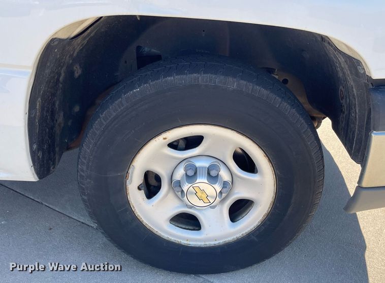 image for item NX9856 2003 Chevrolet Silverado 1500  pickup truck
