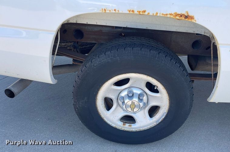 image for item NX9856 2003 Chevrolet Silverado 1500  pickup truck