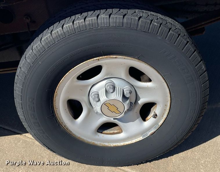 image for item NX9856 2003 Chevrolet Silverado 1500  pickup truck