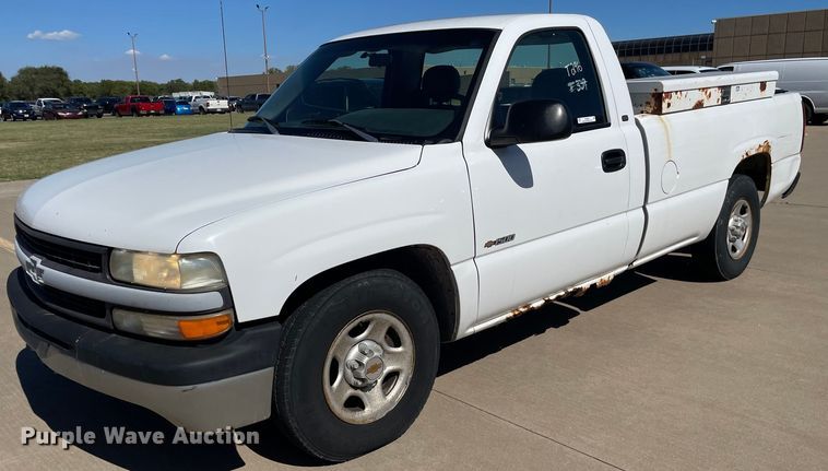 image for item NX9857 2000 Chevrolet Silverado 1500  pickup truck