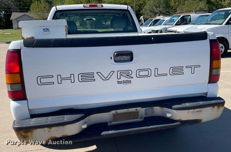 image for item NX9857 2000 Chevrolet Silverado 1500  pickup truck