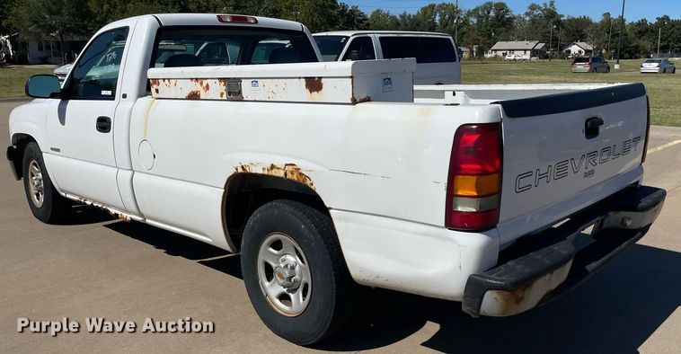 image for item NX9857 2000 Chevrolet Silverado 1500  pickup truck