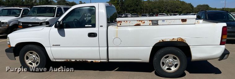 image for item NX9857 2000 Chevrolet Silverado 1500  pickup truck