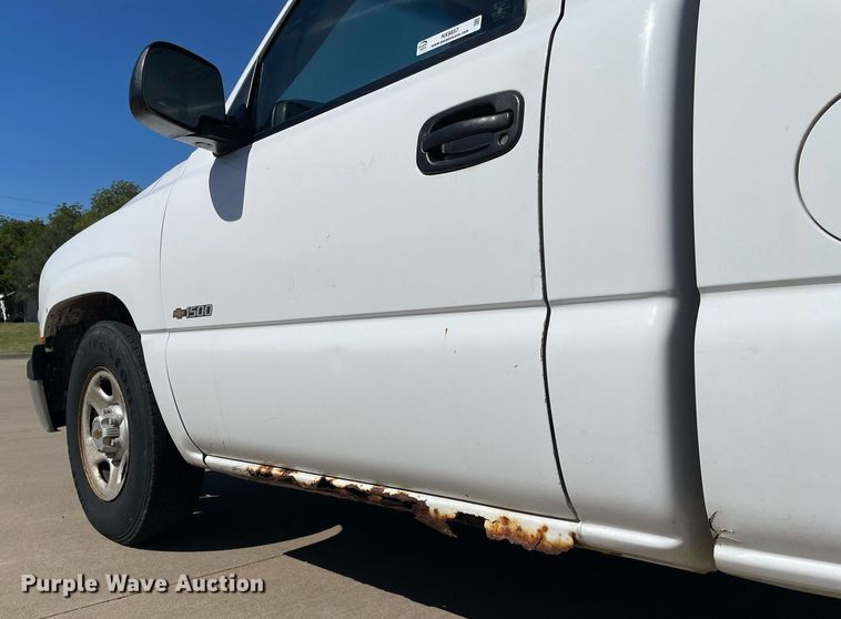 image for item NX9857 2000 Chevrolet Silverado 1500  pickup truck