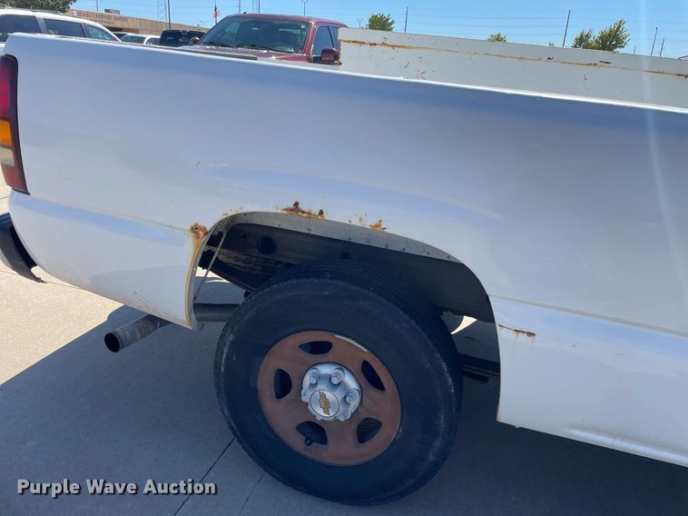 image for item NX9857 2000 Chevrolet Silverado 1500  pickup truck