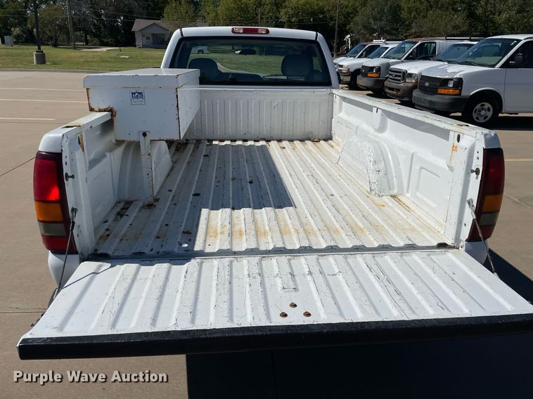 image for item NX9857 2000 Chevrolet Silverado 1500  pickup truck