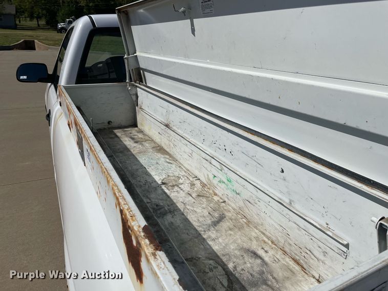 image for item NX9857 2000 Chevrolet Silverado 1500  pickup truck