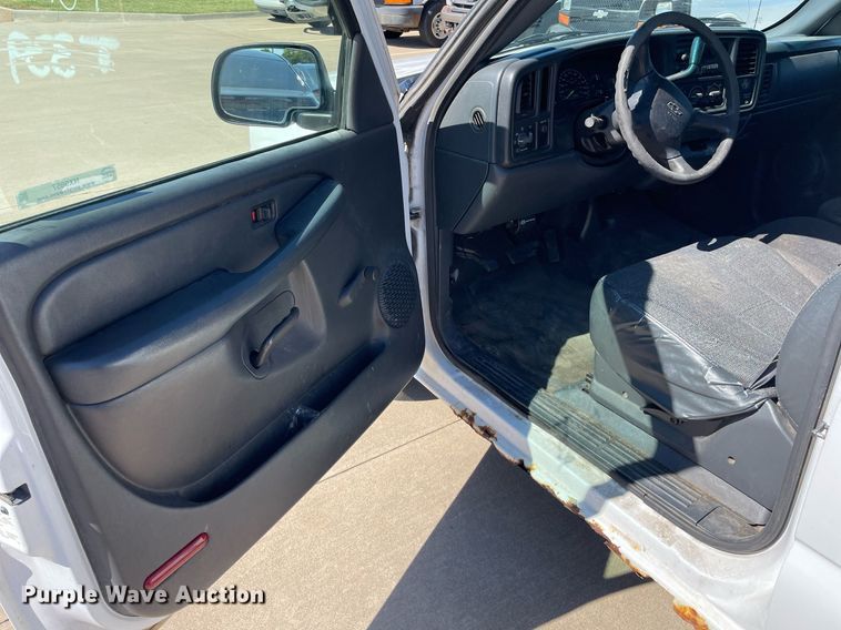 image for item NX9857 2000 Chevrolet Silverado 1500  pickup truck