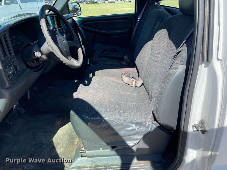 image for item NX9857 2000 Chevrolet Silverado 1500  pickup truck