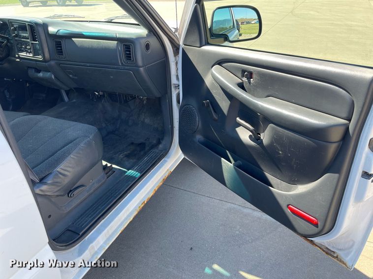 image for item NX9857 2000 Chevrolet Silverado 1500  pickup truck