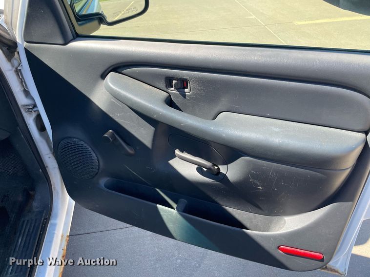 image for item NX9857 2000 Chevrolet Silverado 1500  pickup truck