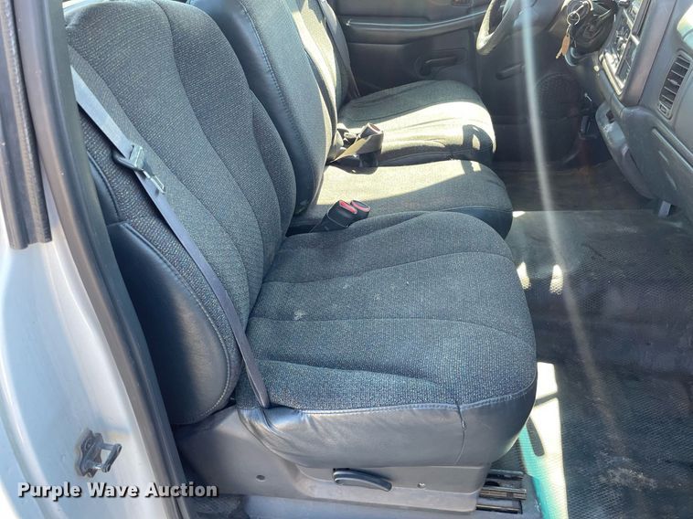 image for item NX9857 2000 Chevrolet Silverado 1500  pickup truck