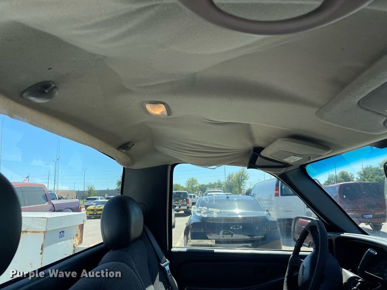 image for item NX9857 2000 Chevrolet Silverado 1500  pickup truck