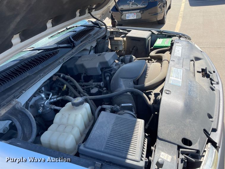 image for item NX9857 2000 Chevrolet Silverado 1500  pickup truck