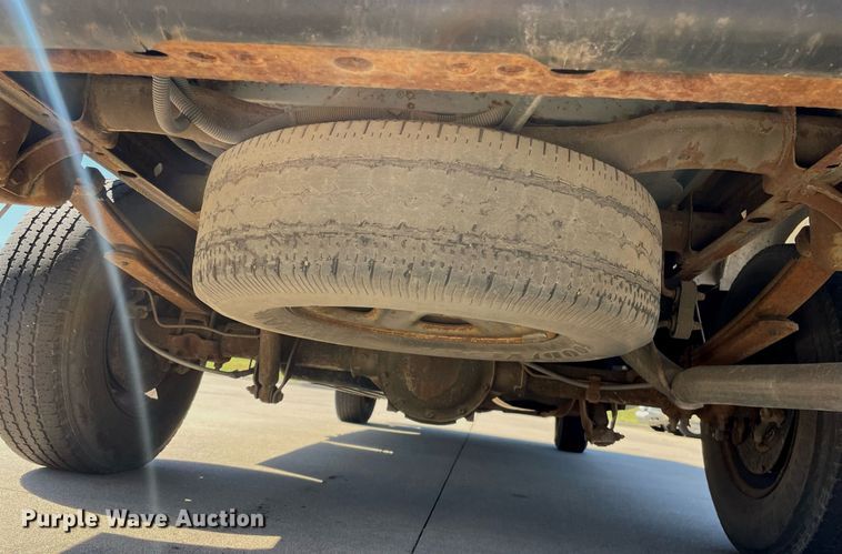 image for item NX9857 2000 Chevrolet Silverado 1500  pickup truck