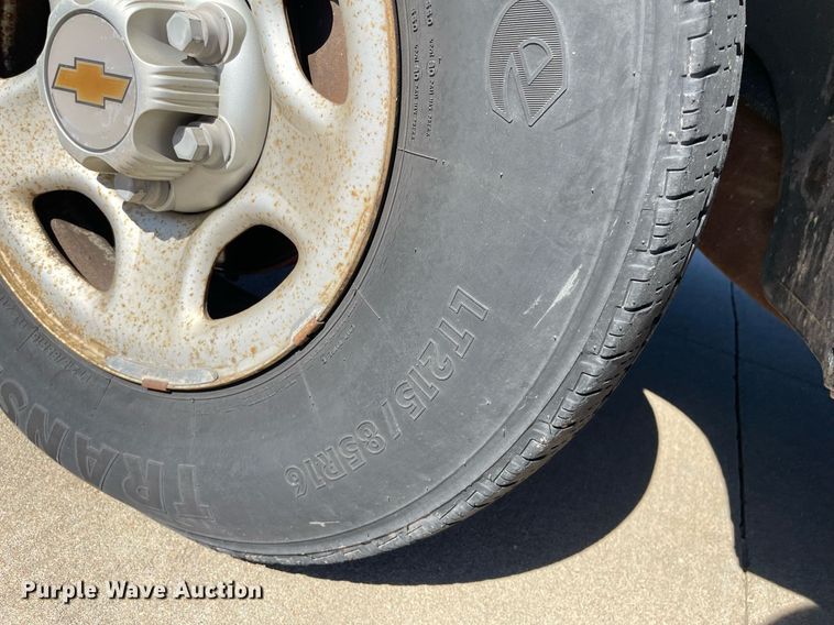 image for item NX9857 2000 Chevrolet Silverado 1500  pickup truck