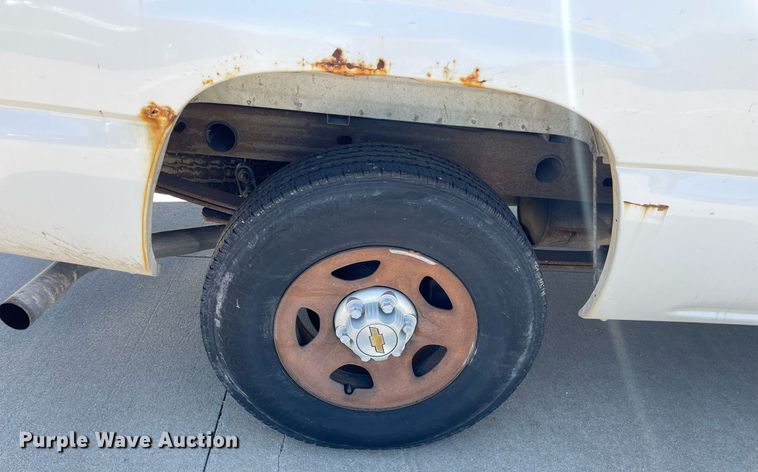 image for item NX9857 2000 Chevrolet Silverado 1500  pickup truck