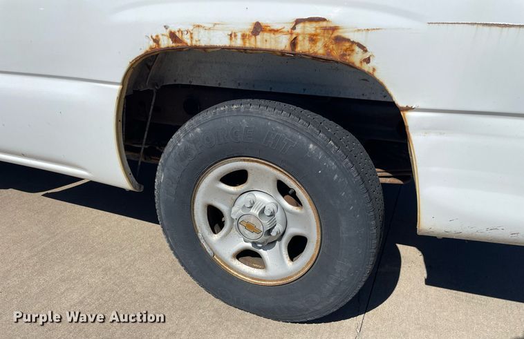 image for item NX9857 2000 Chevrolet Silverado 1500  pickup truck