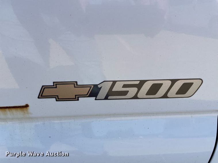 image for item NX9857 2000 Chevrolet Silverado 1500  pickup truck