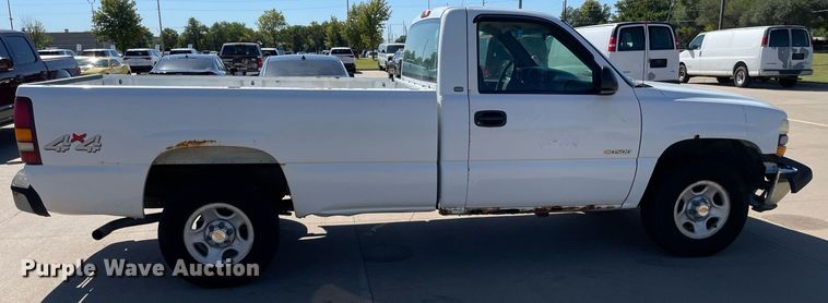image for item NX9866 2000 Chevrolet Silverado 1500  pickup truck