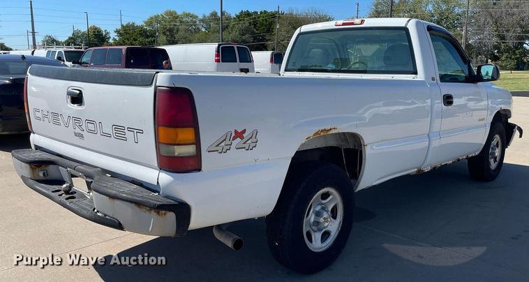 image for item NX9866 2000 Chevrolet Silverado 1500  pickup truck