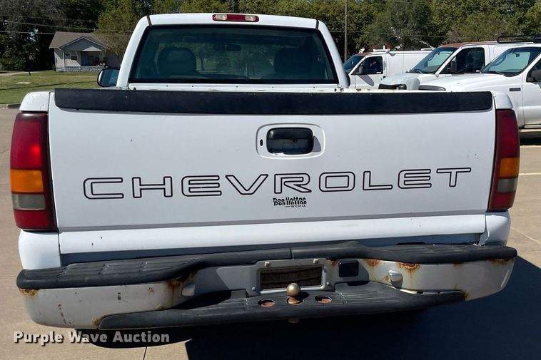 image for item NX9866 2000 Chevrolet Silverado 1500  pickup truck