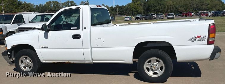 image for item NX9866 2000 Chevrolet Silverado 1500  pickup truck