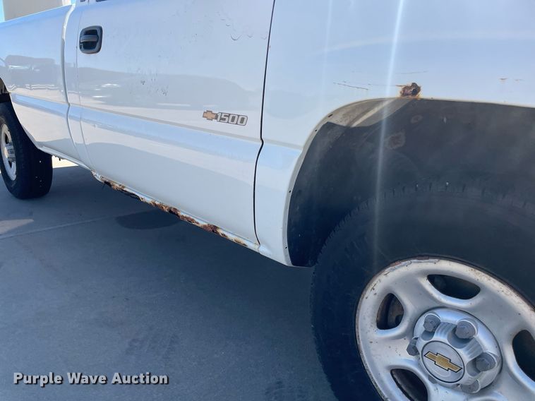 image for item NX9866 2000 Chevrolet Silverado 1500  pickup truck