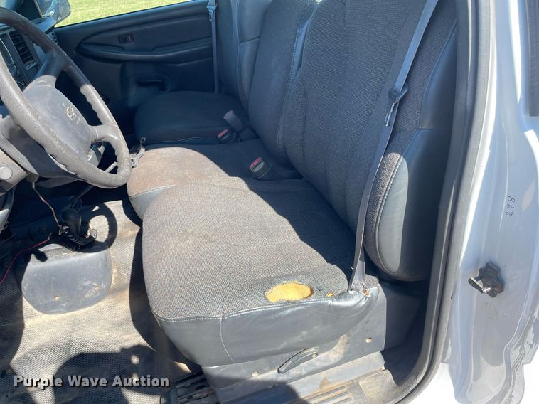 image for item NX9866 2000 Chevrolet Silverado 1500  pickup truck