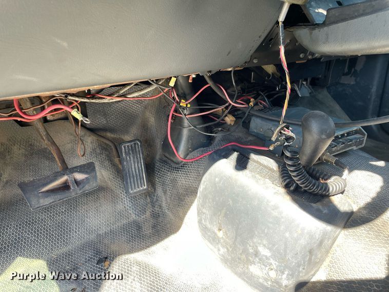 image for item NX9866 2000 Chevrolet Silverado 1500  pickup truck